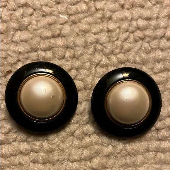 Vintage Black and Pearl Clip-On Earrings - Picture 2 of 4